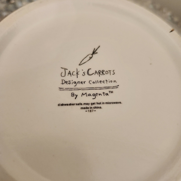 Magenta Jack's Carrots Mug - Discontinued, Adorable Rabbit & Carrot Design - Picture 5 of 7
